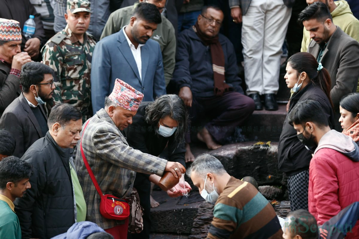 Balen-Shah-Father-Cremation-12.jpg