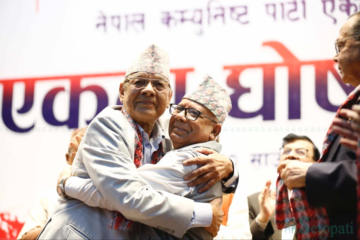 Bamdev-Madhav-Jhalanath-Embrace-01.jpg