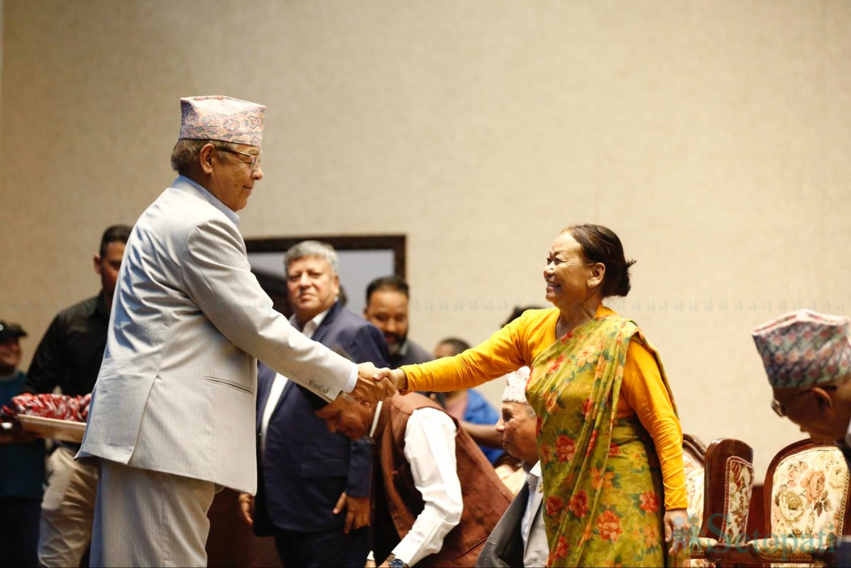 Bamdev-Madhav-Jhalanath-Embrace-02.jpg