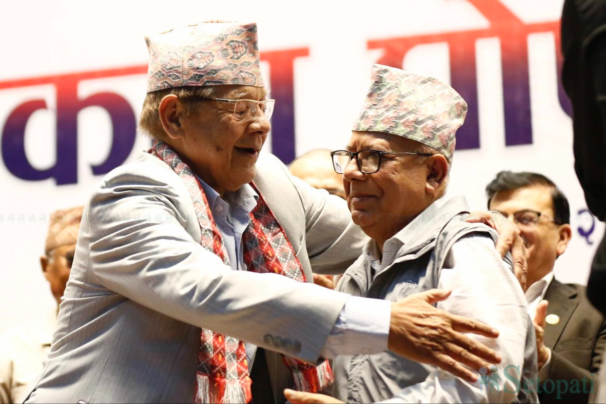 Bamdev-Madhav-Jhalanath-Embrace-10.jpg