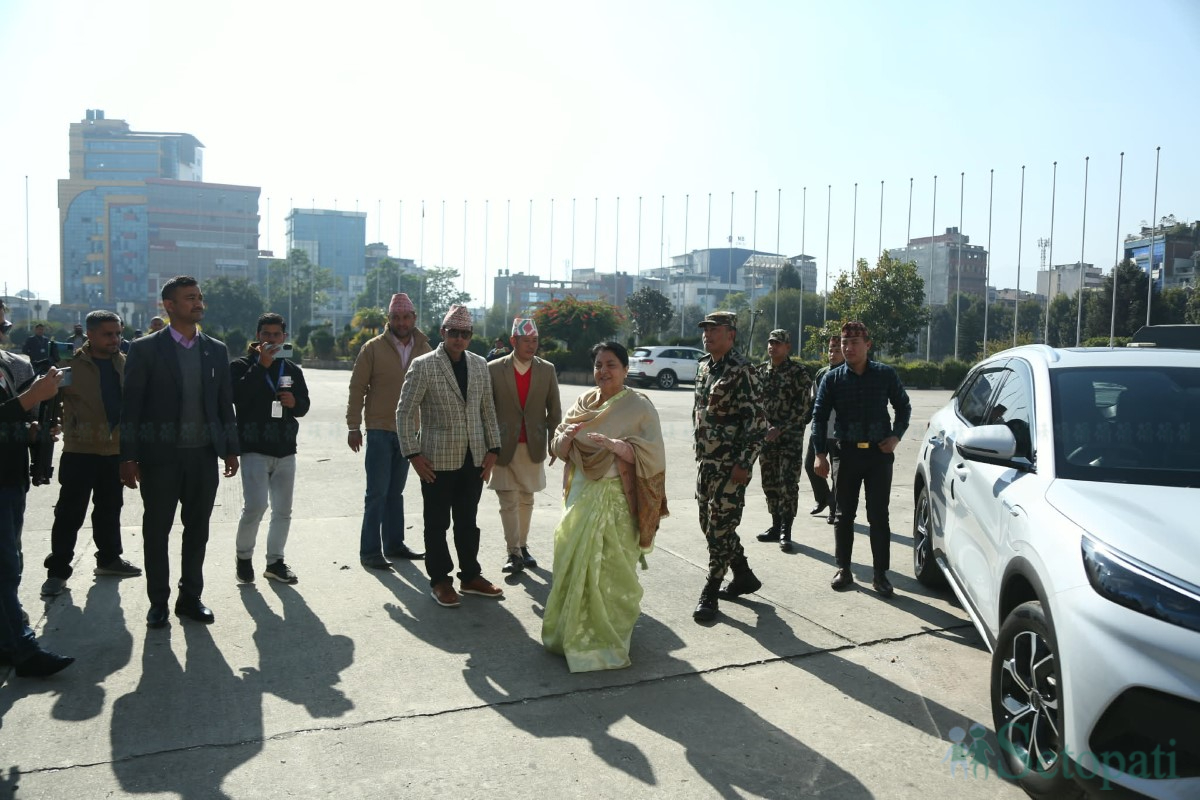 Bidya-Bhandari-Parliament-Inspection-07.jpg