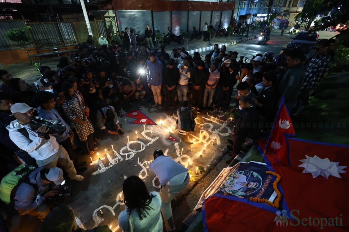Bipin-Joshi-Candlelight-Vigil-04.jpg