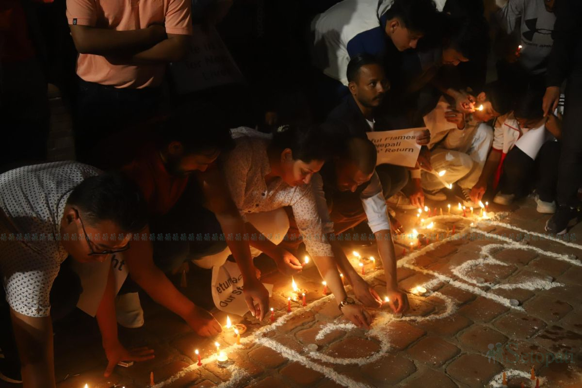 Candlelight-Vigil-Students-21.jpg