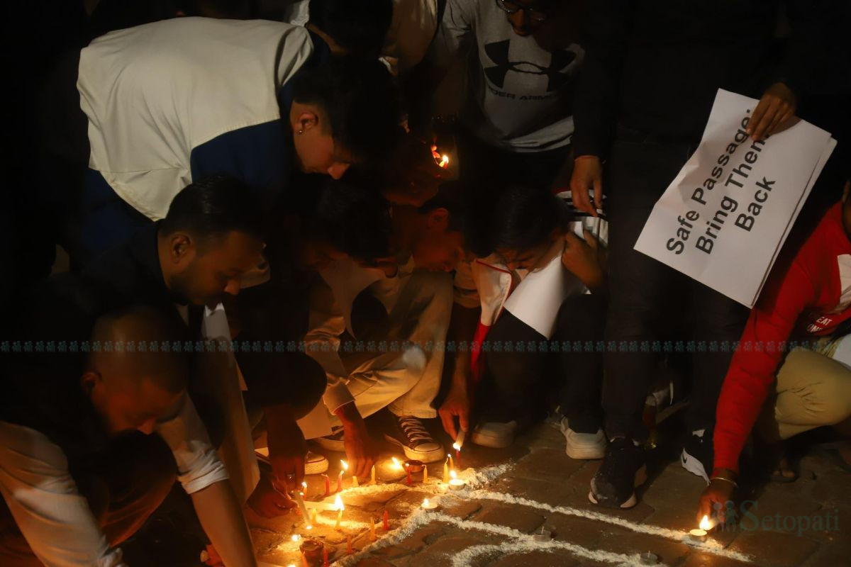 Candlelight-Vigil-Students-22.jpg