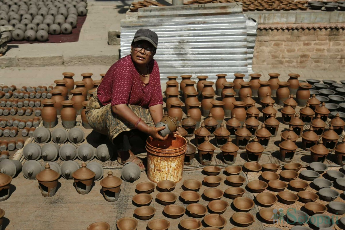 Clay-Lamps-Bhaktapur-02.jpg