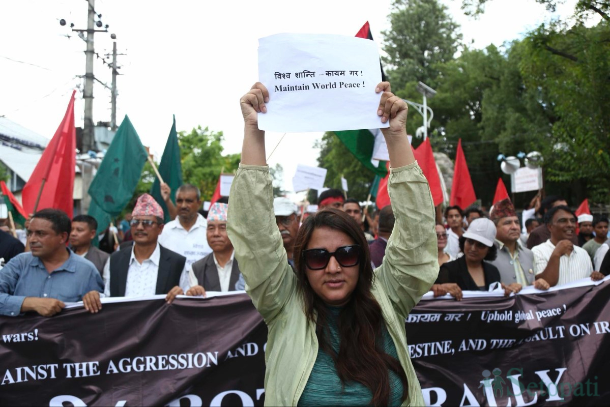 Communist-Parties-Protest-15.jpg