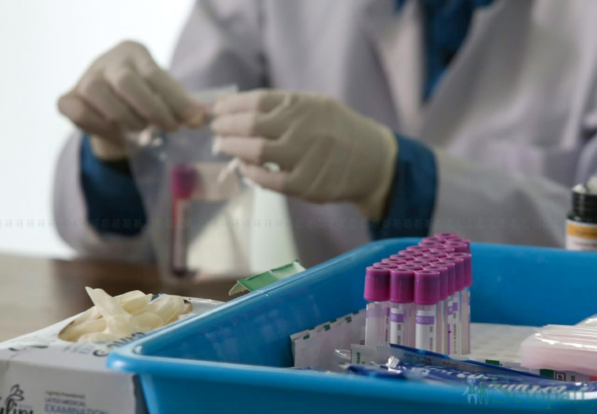 DNA-Sample-Collection-01.jpg
