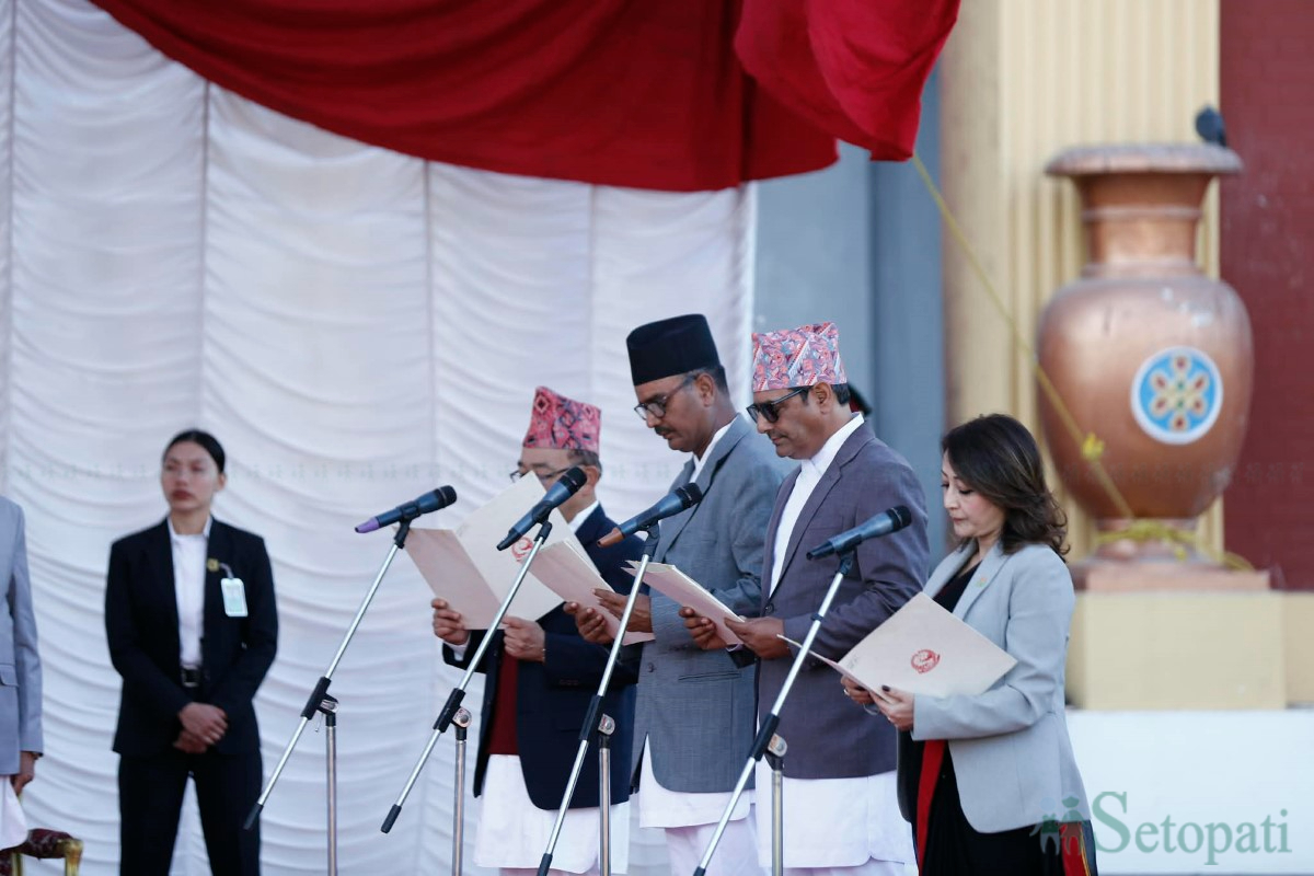 Four-New-Ministers-Oath-04.jpg