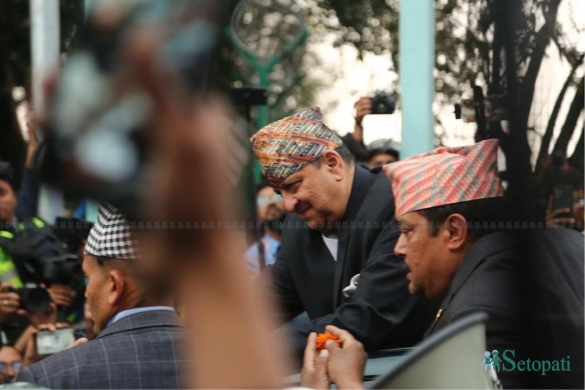 Gyanendra-Arrival-02.jpeg