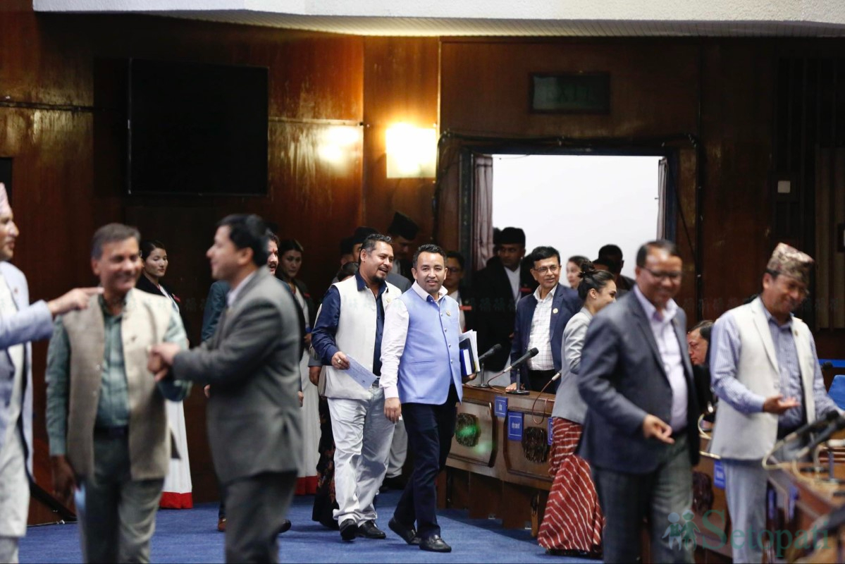 House-Meeting-Postponed-06.jpg