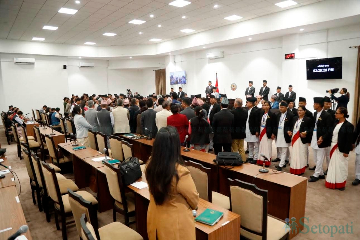 House-Meeting-03.jpg