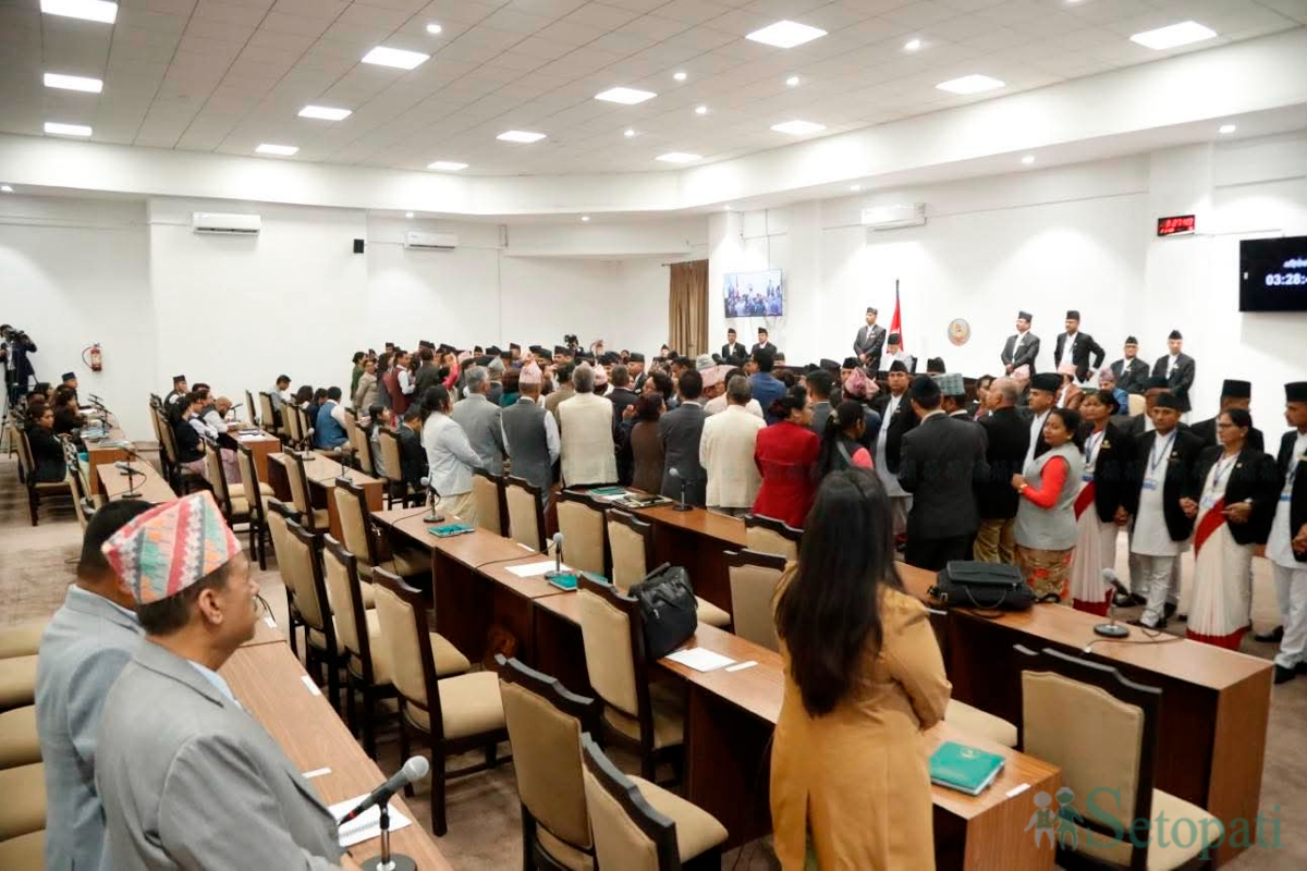 House-Meeting-07.jpg