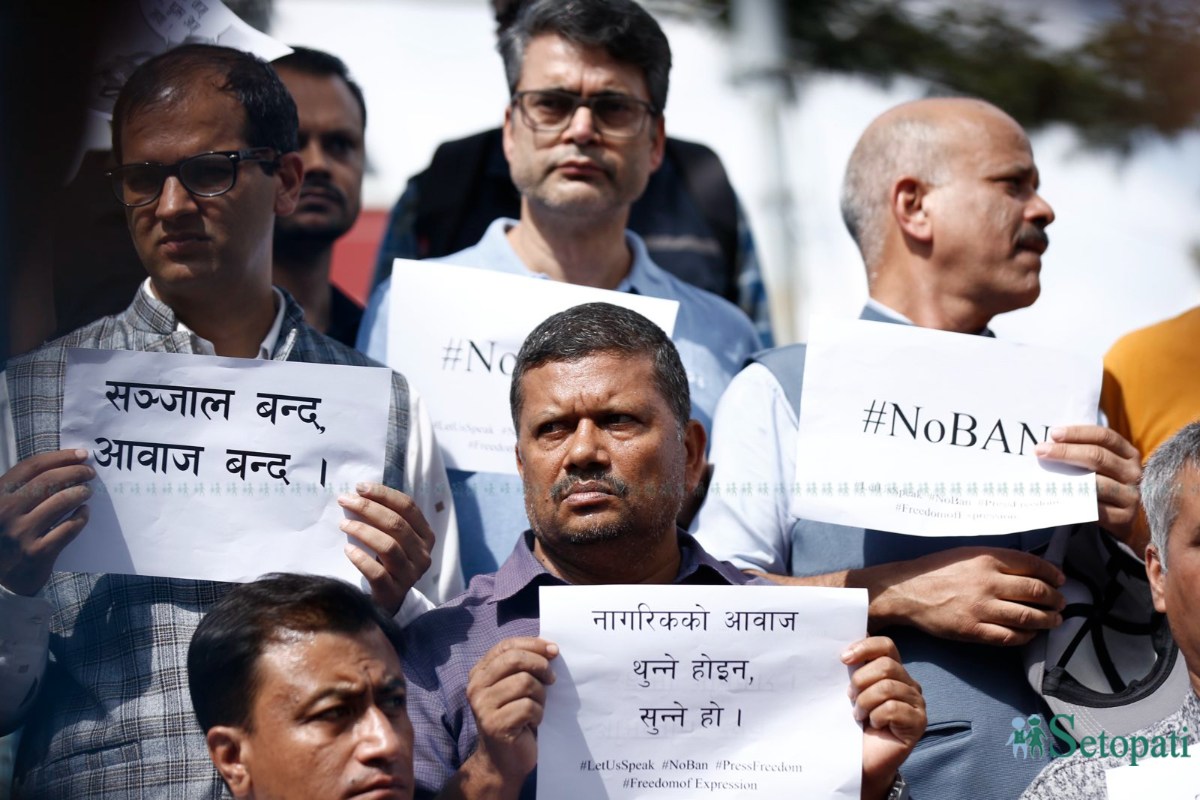 Journos-Protest-Social-Media-Ban-01.jpeg