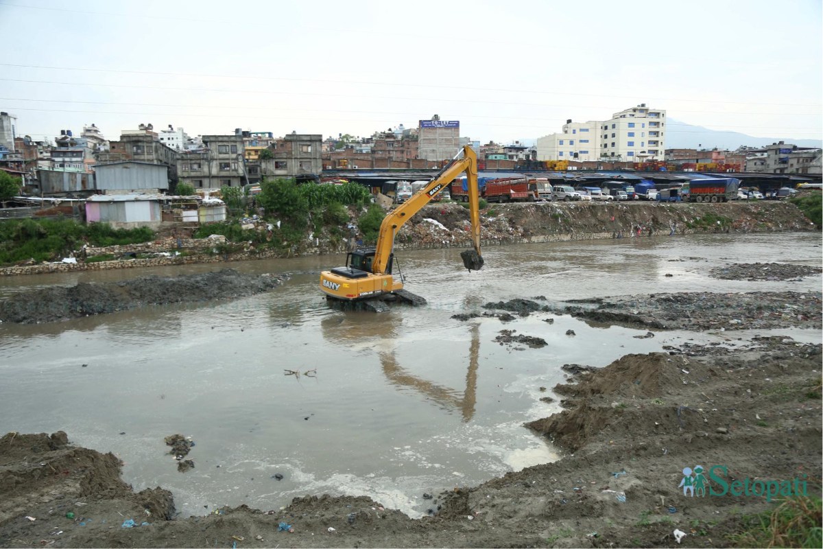 KMC-Bagmati-Dredging-02.jpeg