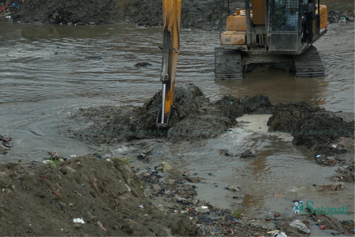KMC-Bagmati-Dredging-05.jpeg