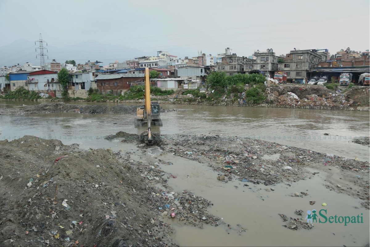 KMC-Bagmati-Dredging-09.jpeg