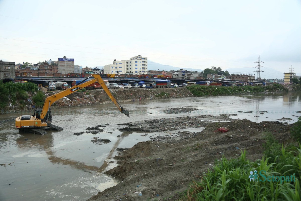 KMC-Bagmati-Dredging-21.jpeg