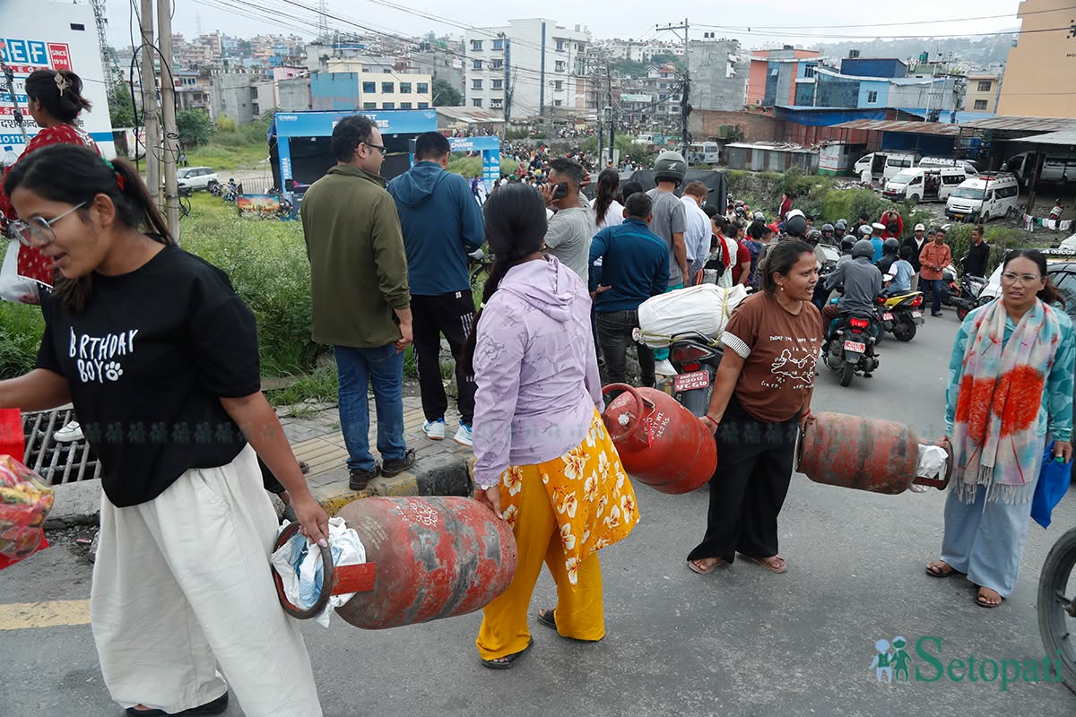 Kathmandu-Cooking-Gas-Shortage-03.jpg