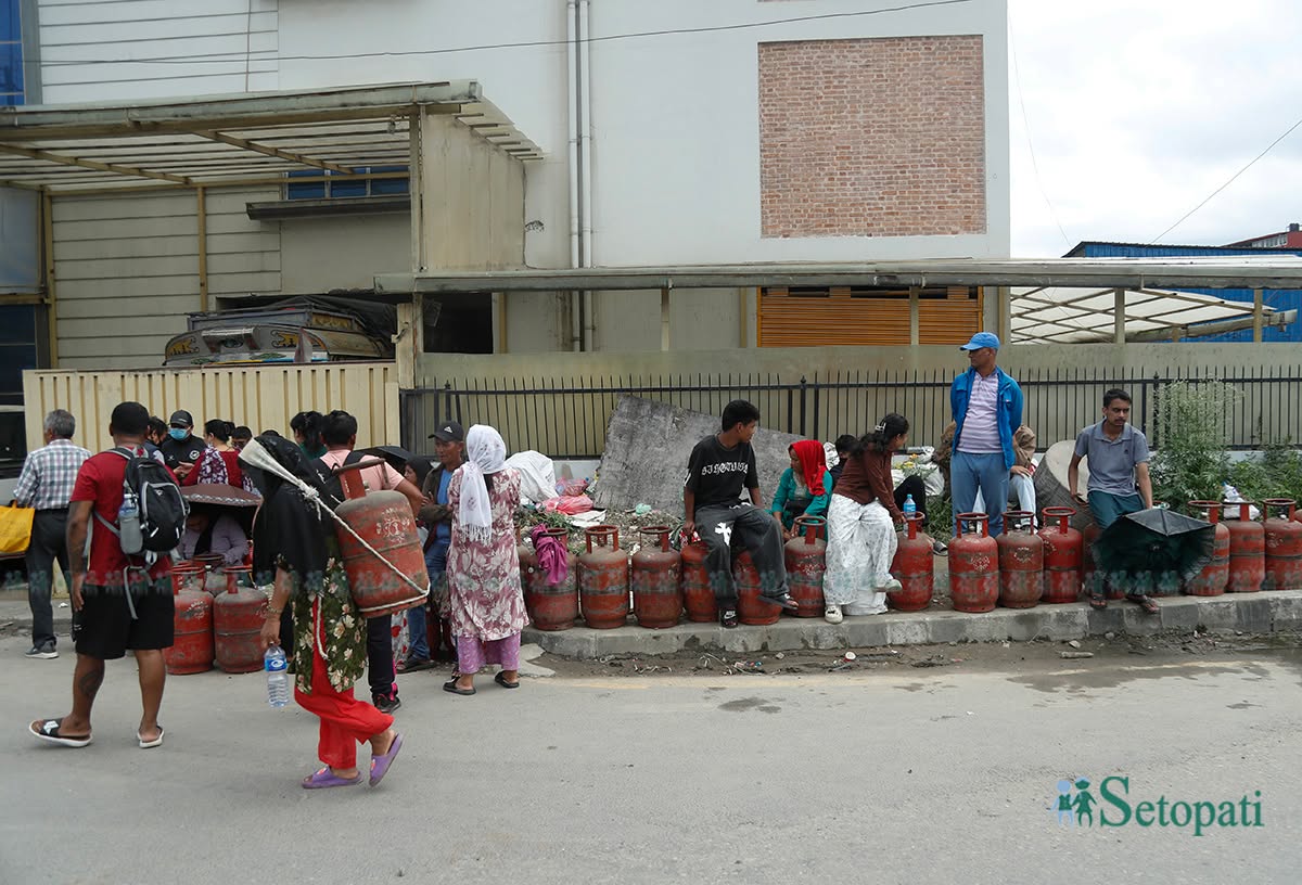 Kathmandu-Cooking-Gas-Shortage-10.jpg