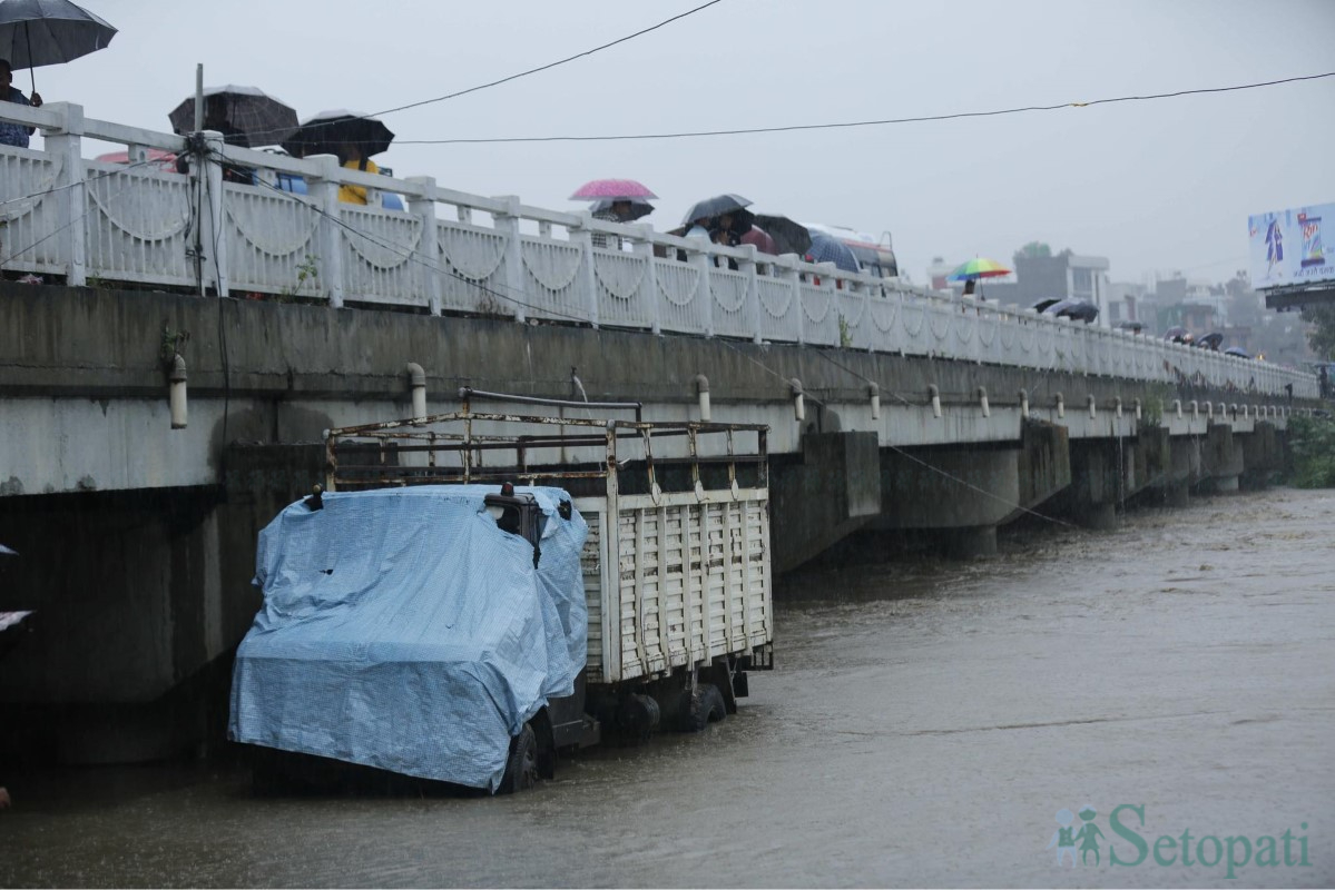 Balkhu-Market-Flood-04.jpg