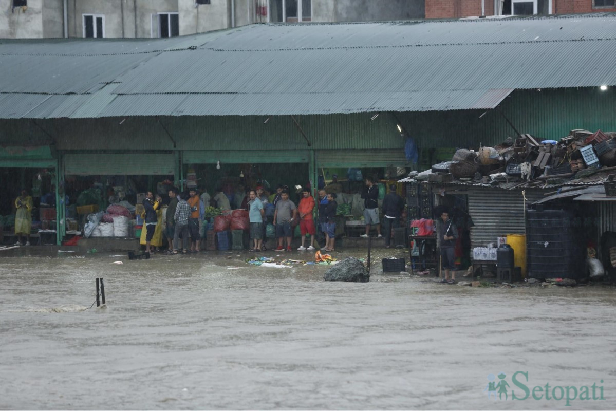 Balkhu-Market-Flood-08.jpg