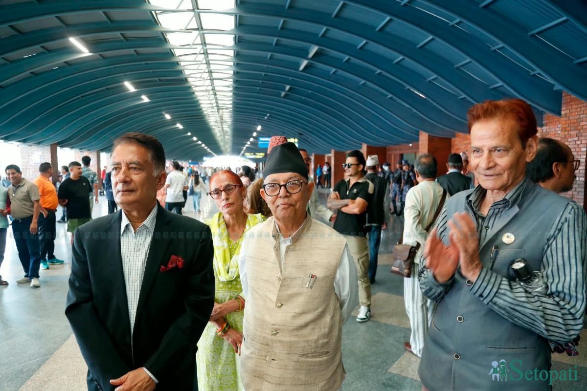 Leaders-Airport-Deuba-Welcome-02.jpeg