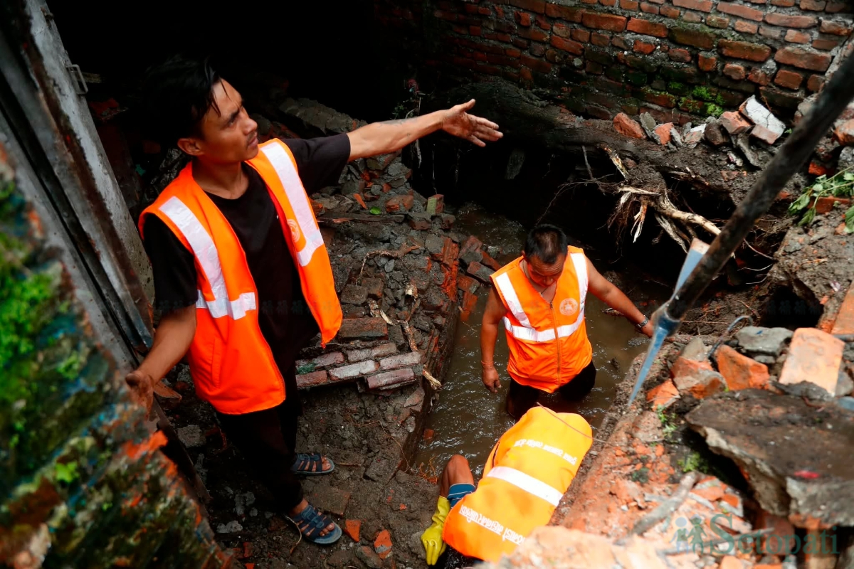 Maitighar-Drain-Cleaning-03.jpg