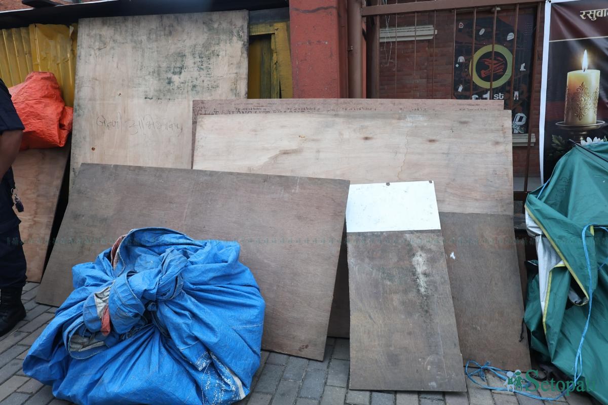 Maitighar-Tent-Removal-07.jpeg
