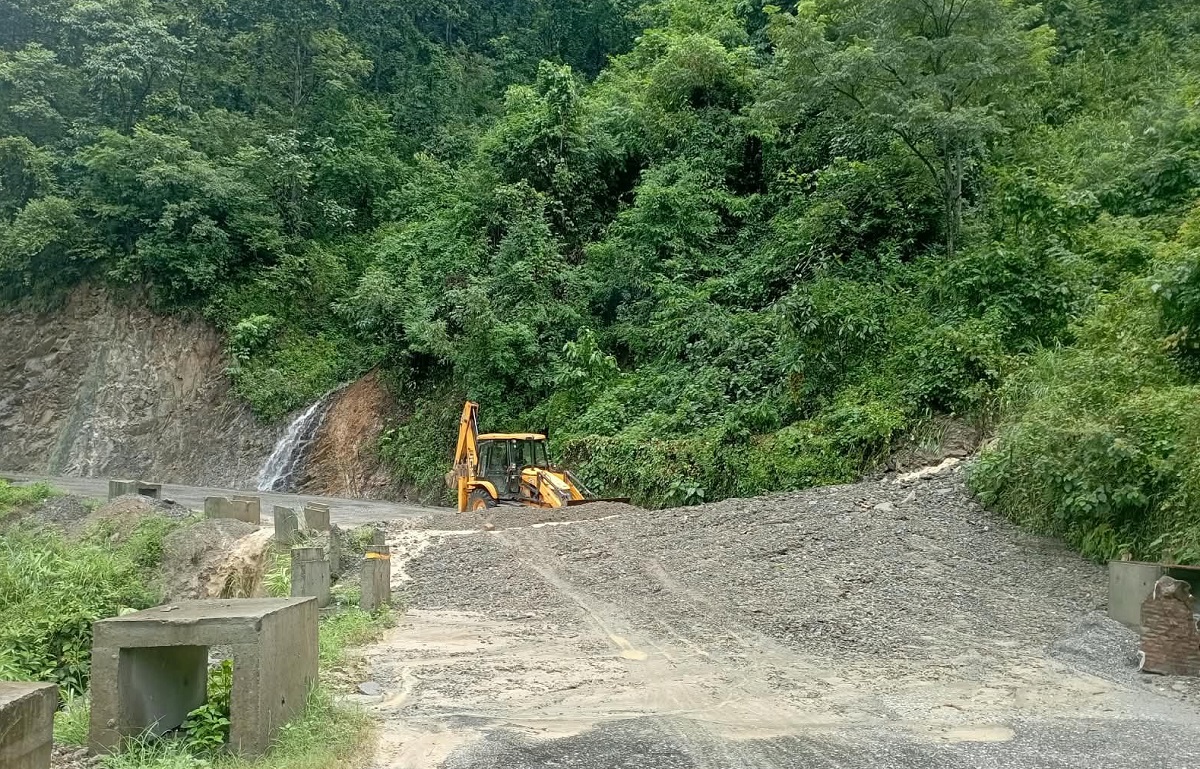 Mugling-Malekhu-Road-Landslides-02.jpg