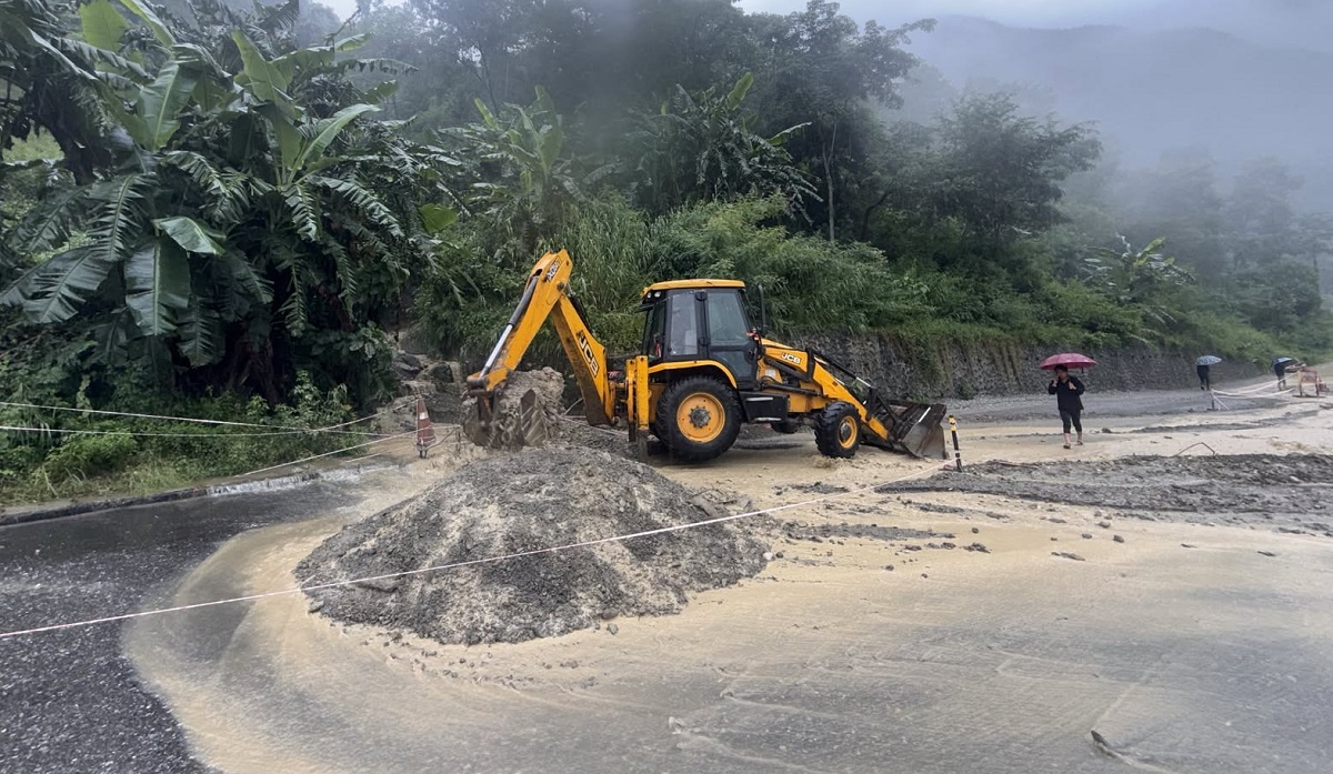 Mugling-Malekhu-Road-Landslides-03.jpg