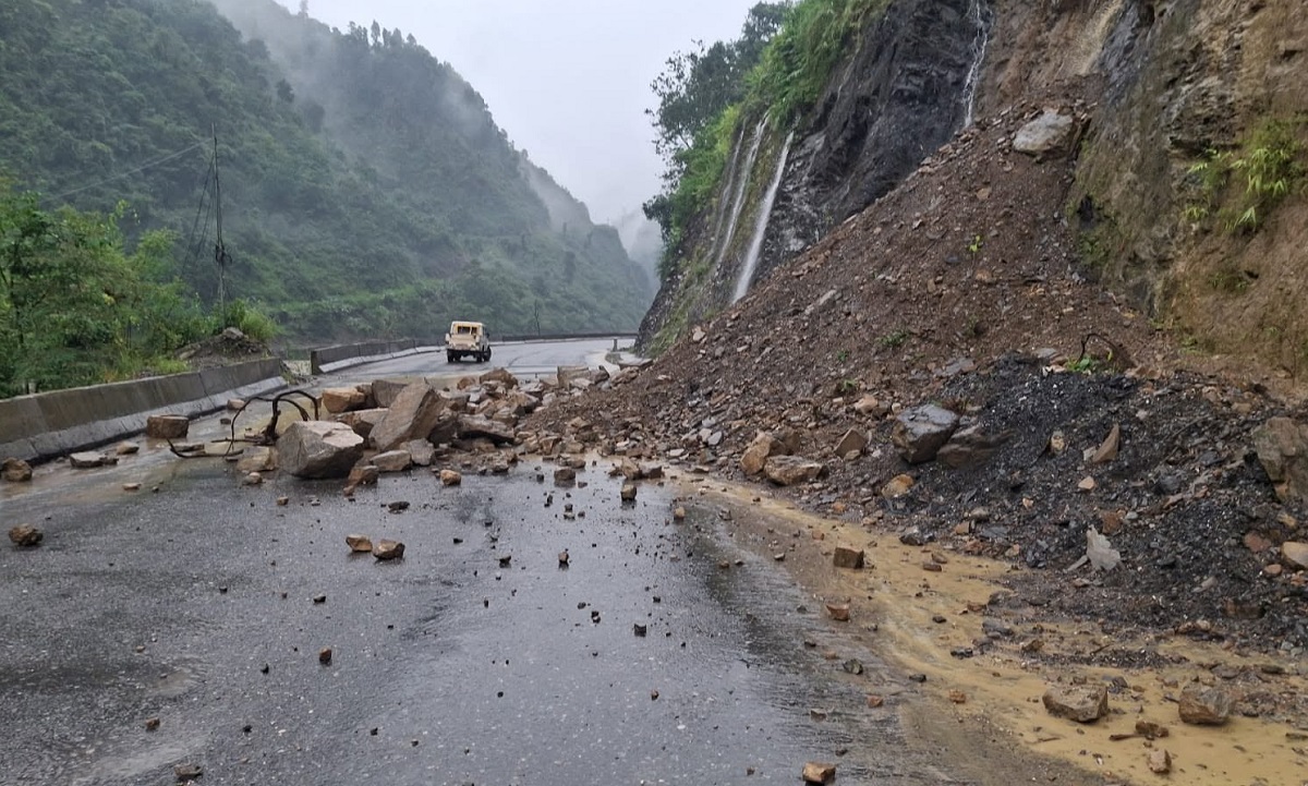 Mugling-Malekhu-Road-Landslides-05.jpg