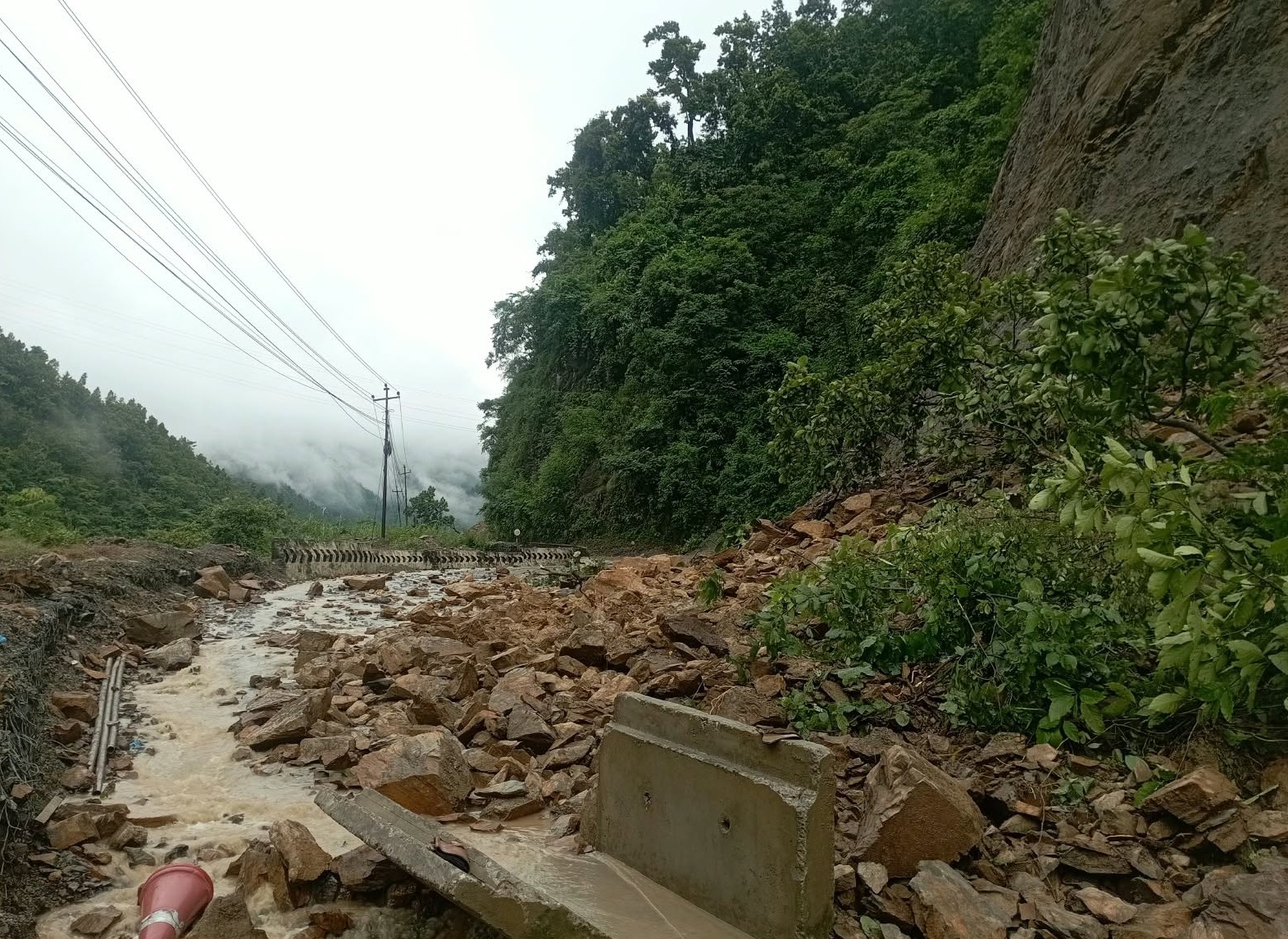 Mugling-Malekhu-Road-Landslides-06.jpg