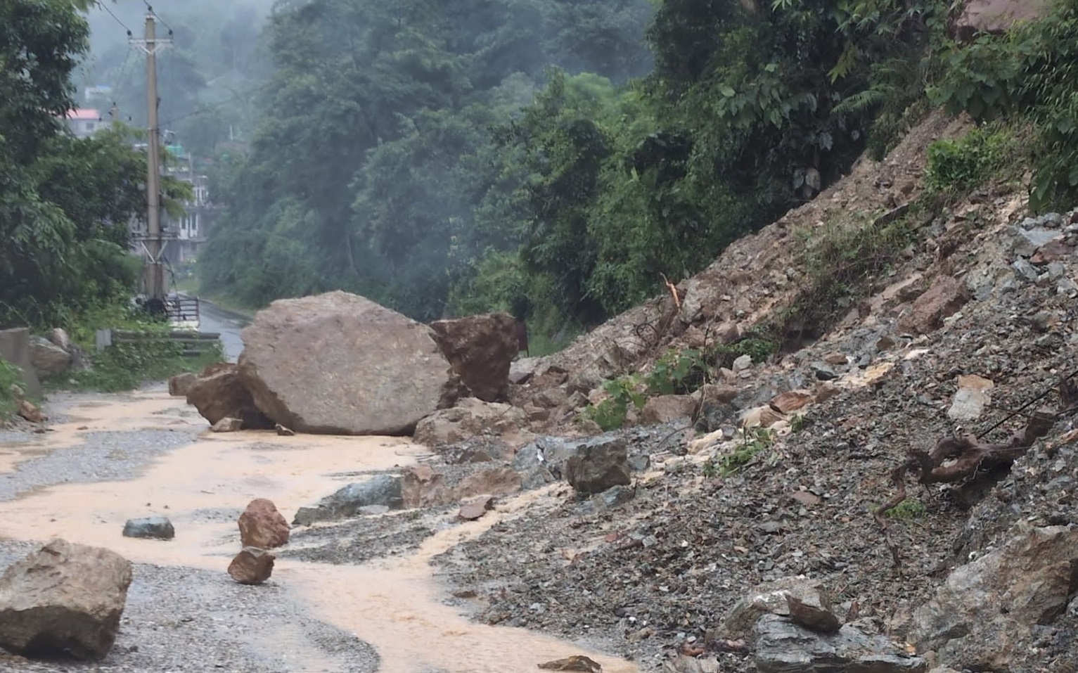Mugling-Malekhu-Road-Landslides-07.jpg