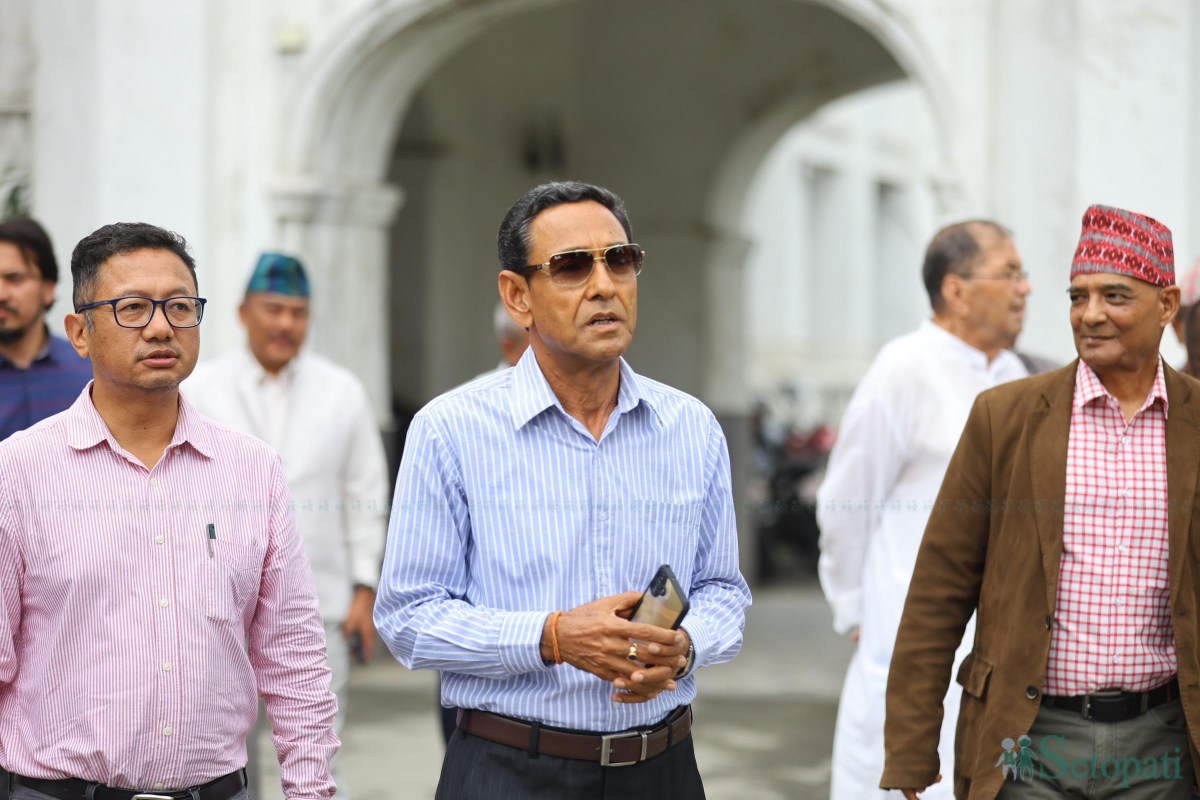 Mukunda-Shyam-Giri-06.jpeg