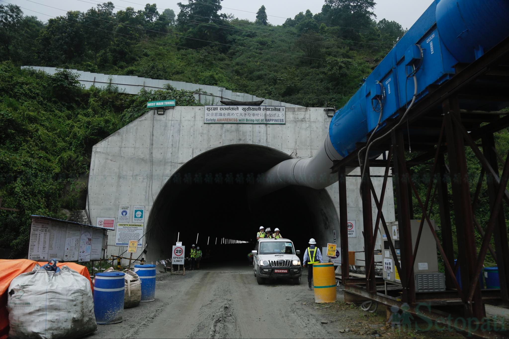 Nagdhuga-Sisnekhola-Evacuation-Tunnel-Breakthrough-21.jpg