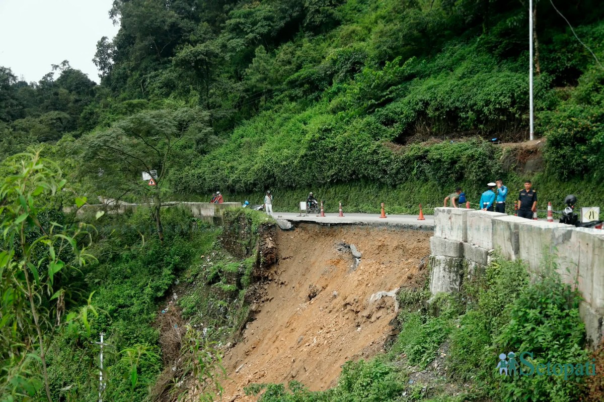 Nagdhunga-Road-Collapse-01.jpeg