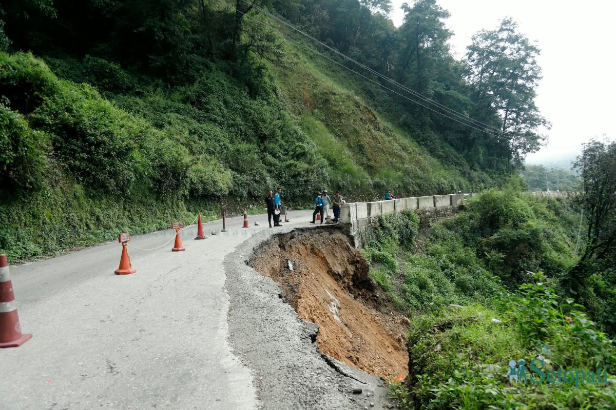 Nagdhunga-Road-Collapse-03.jpeg