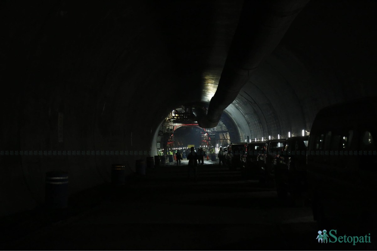 Nagdhunga-Tunnel-Breakthrough-01.jpeg