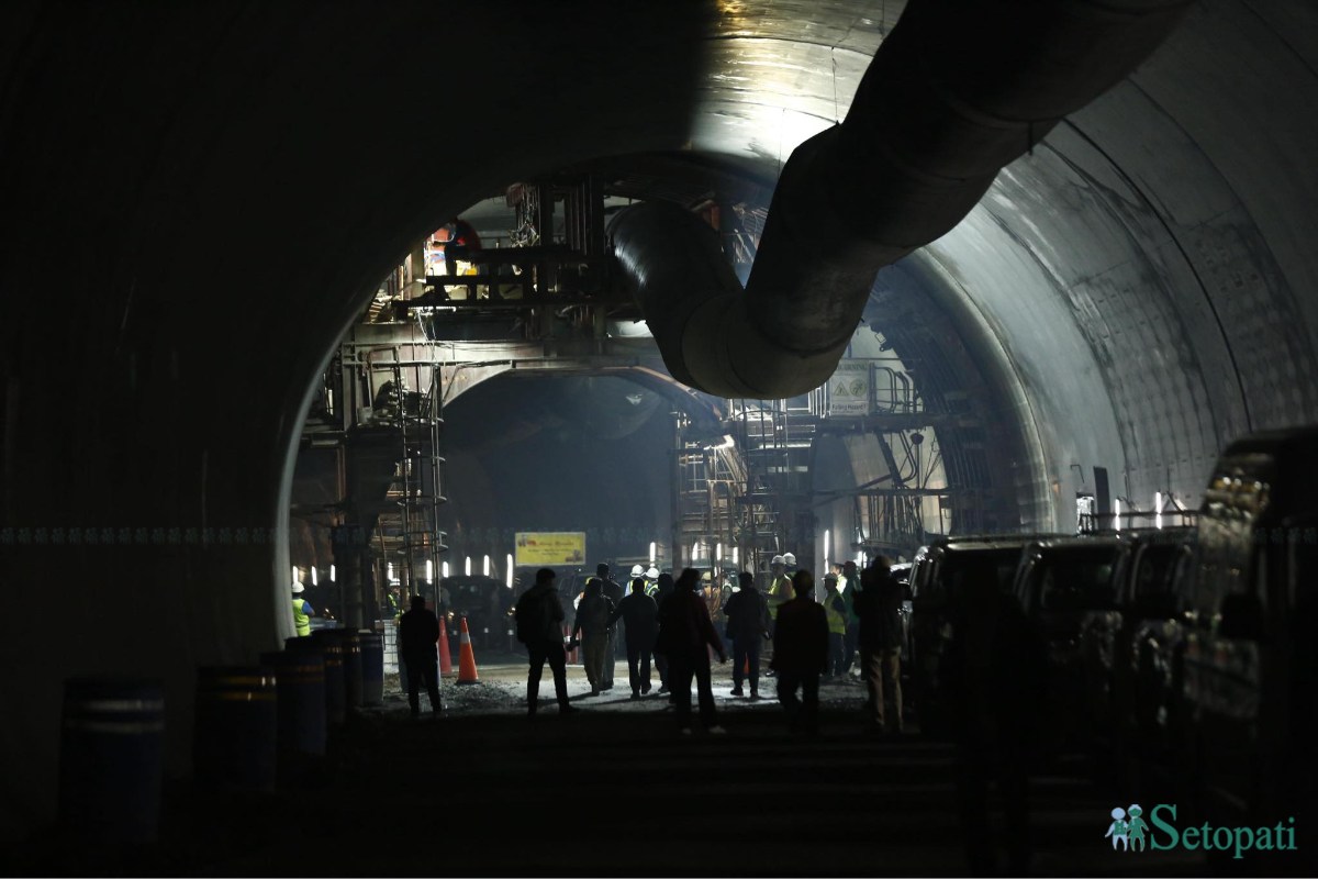 Nagdhunga-Tunnel-Breakthrough-09.jpeg