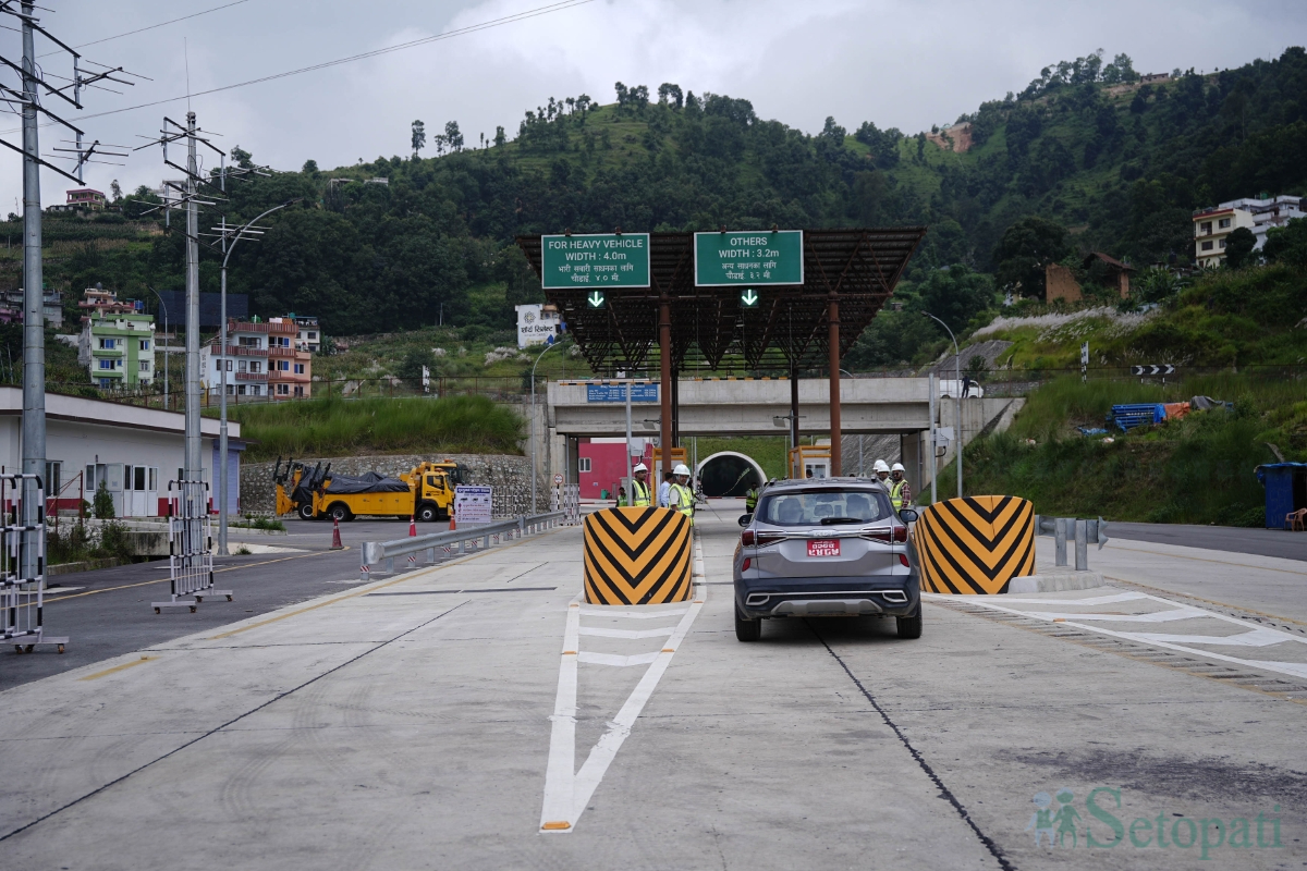 Nagdhunga-Tunnel-Private-Vehicles-04.jpg