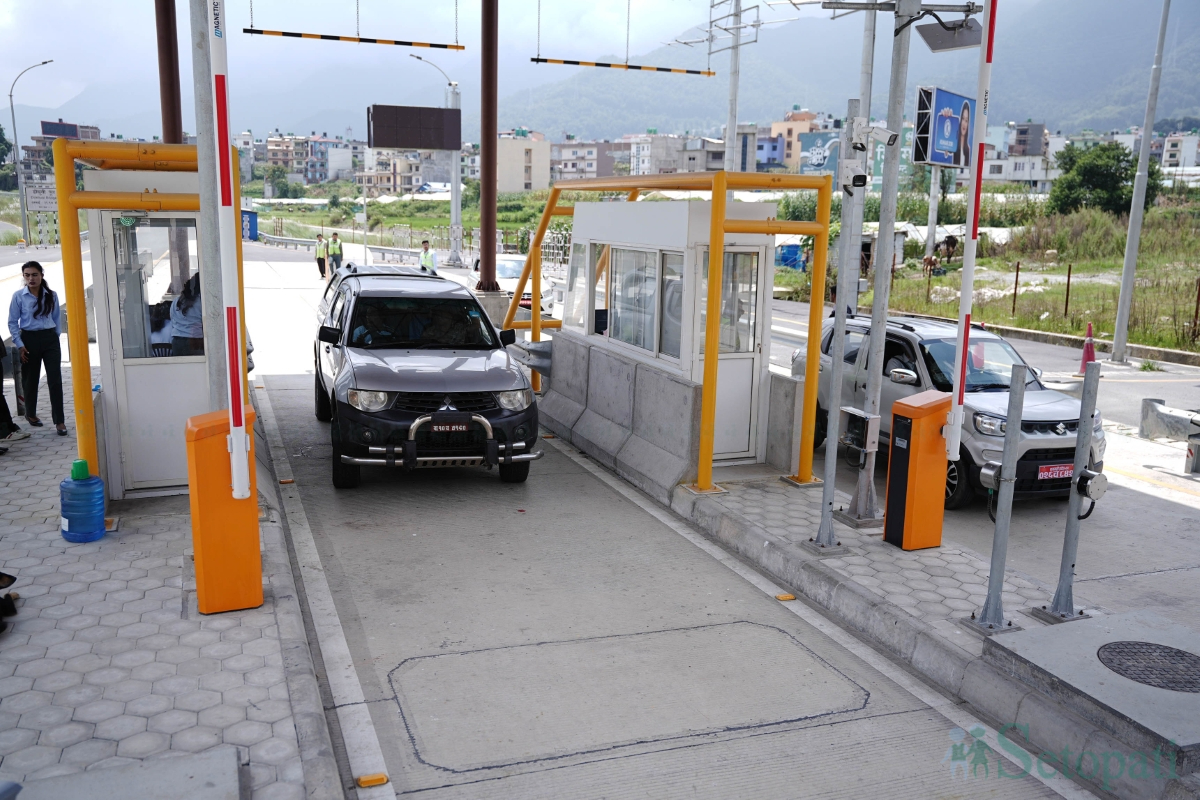 Nagdhunga-Tunnel-Private-Vehicles-05.jpg
