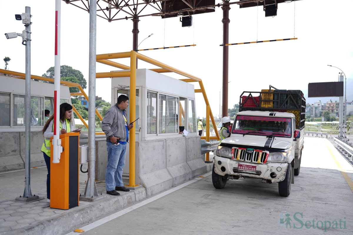 Nagdhunga-Tunnel-Private-Vehicles-12.jpg