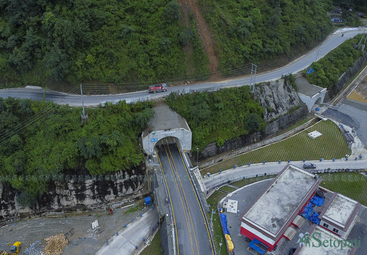 Nagdhunga-Tunnel-01.jpg