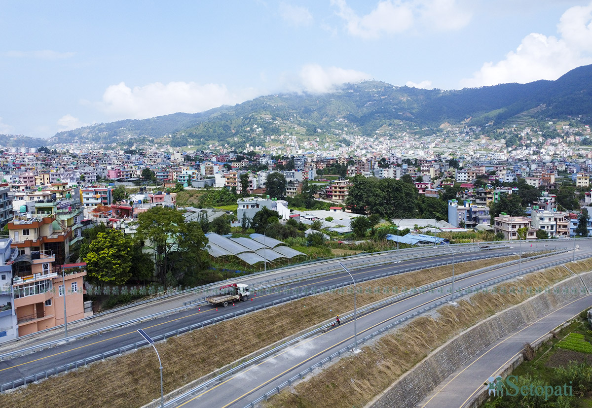 Nagdhunga-Tunnel-04.jpg