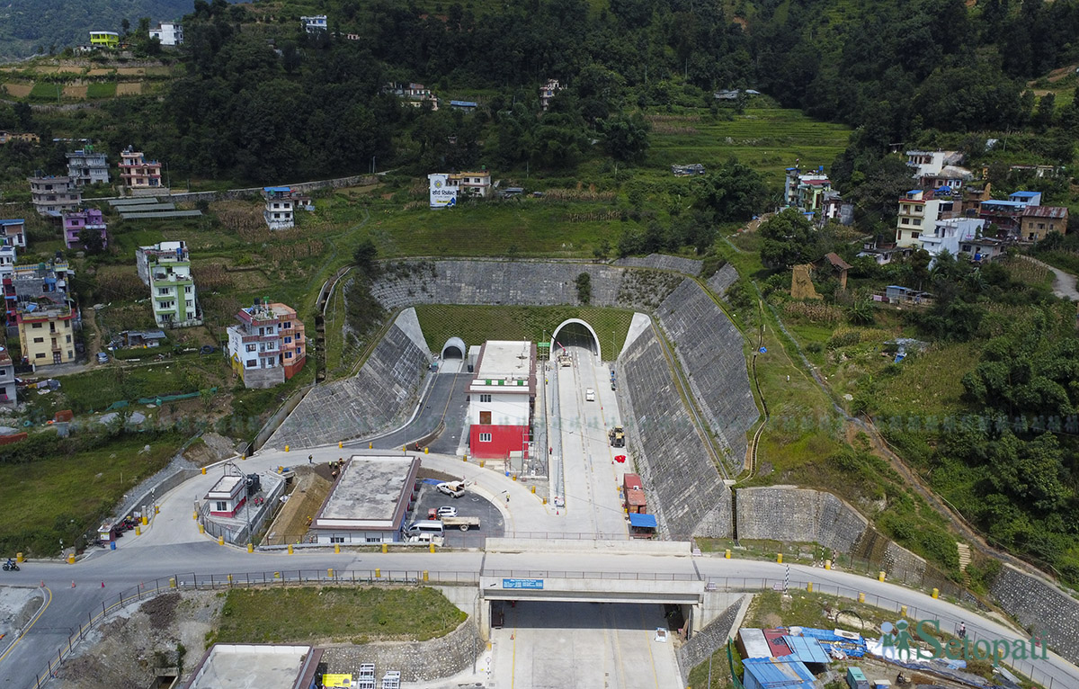 Nagdhunga-Tunnel-08.jpg