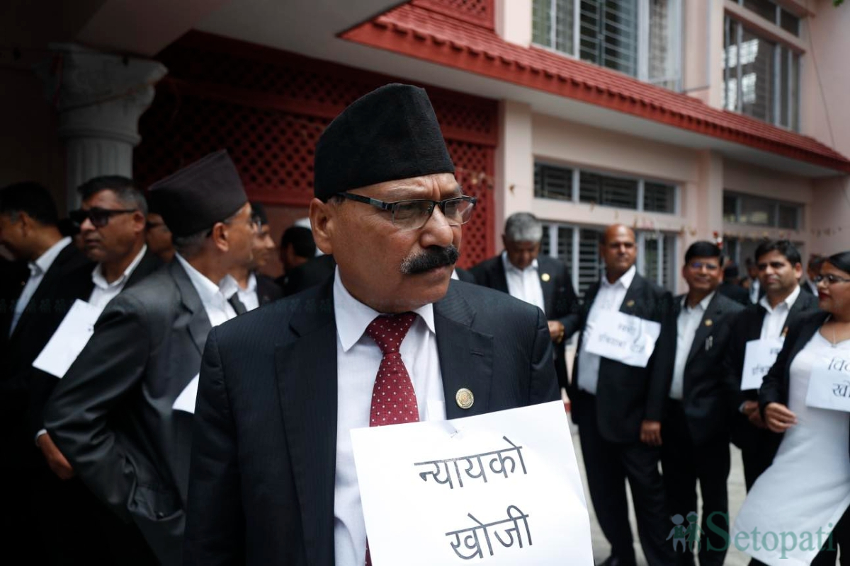 Nepal-Bar-Association-Lantern-Protest-03.jpg