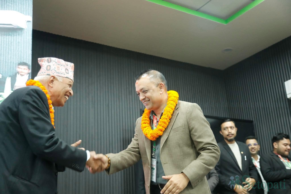 Nepali-Congress-Central-Members-Oath-09.jpg