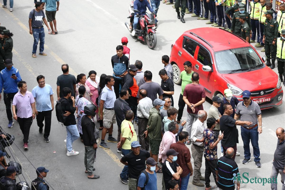 New-Road-Footpath-Expansion-Protest-10.jpeg