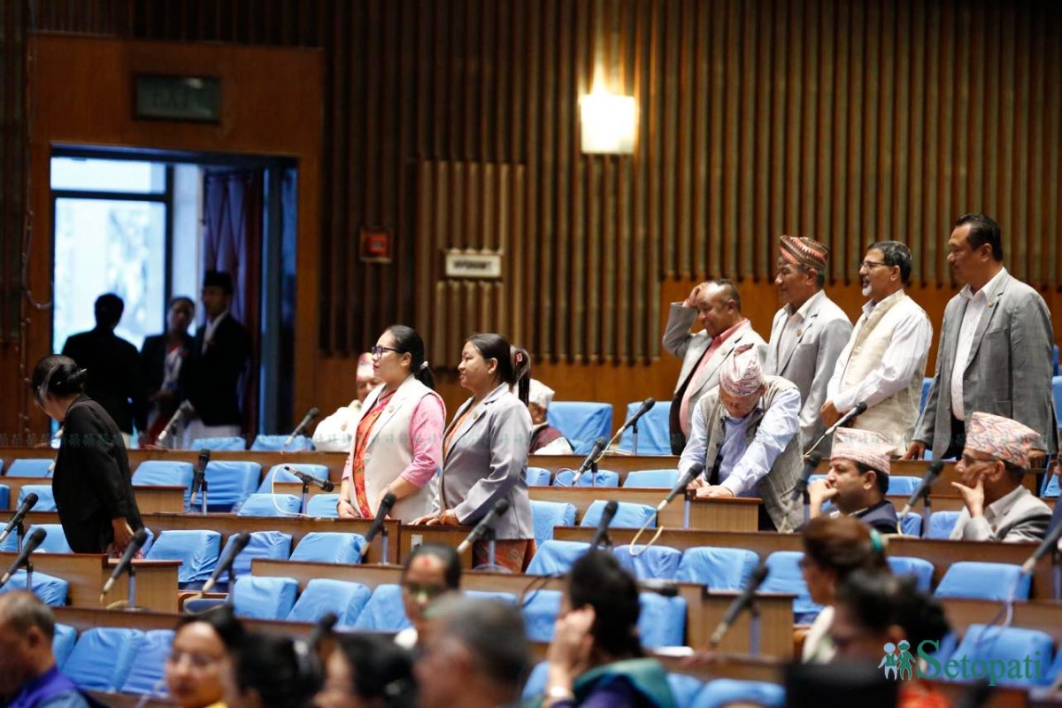 Opposition-Protest-Parliament-03.jpeg