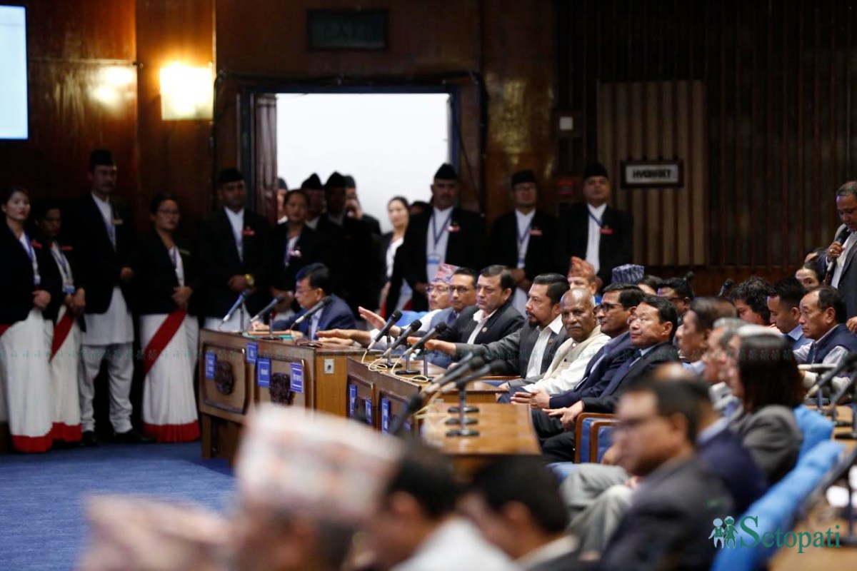 Opposition-Protest-Parliament-04.jpeg